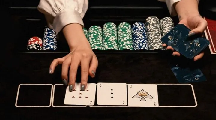 Lưu ý khi dùng mẹo chơi Poker online để thắng nhiều hơn